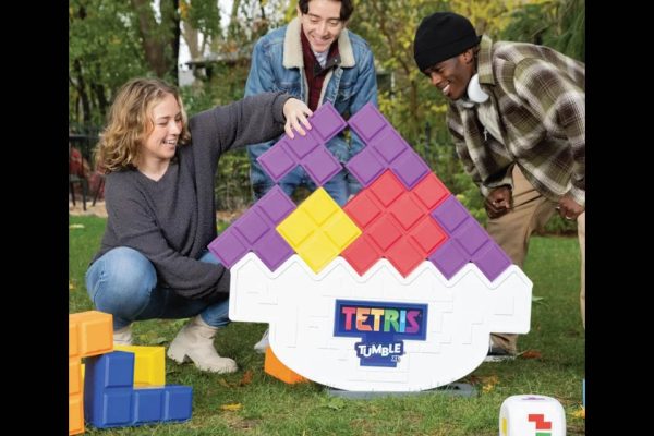 Giant Tetris Tumble_Outside_with Players_960x720